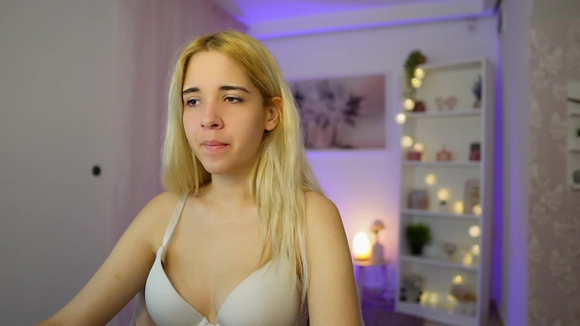 Gallery image thumbnail from Katie_Kush18's myfreecams stream on, 10/27/2023, 10:16 image 7 of 20