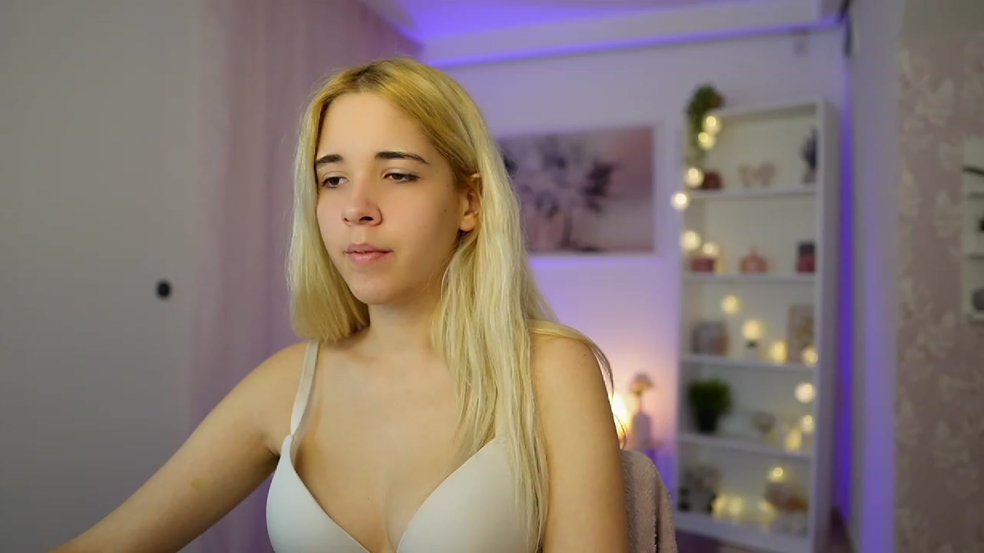 Gallery image thumbnail from Katie_Kush18's myfreecams stream on, 10/27/2023, 10:16 image 14 of 20