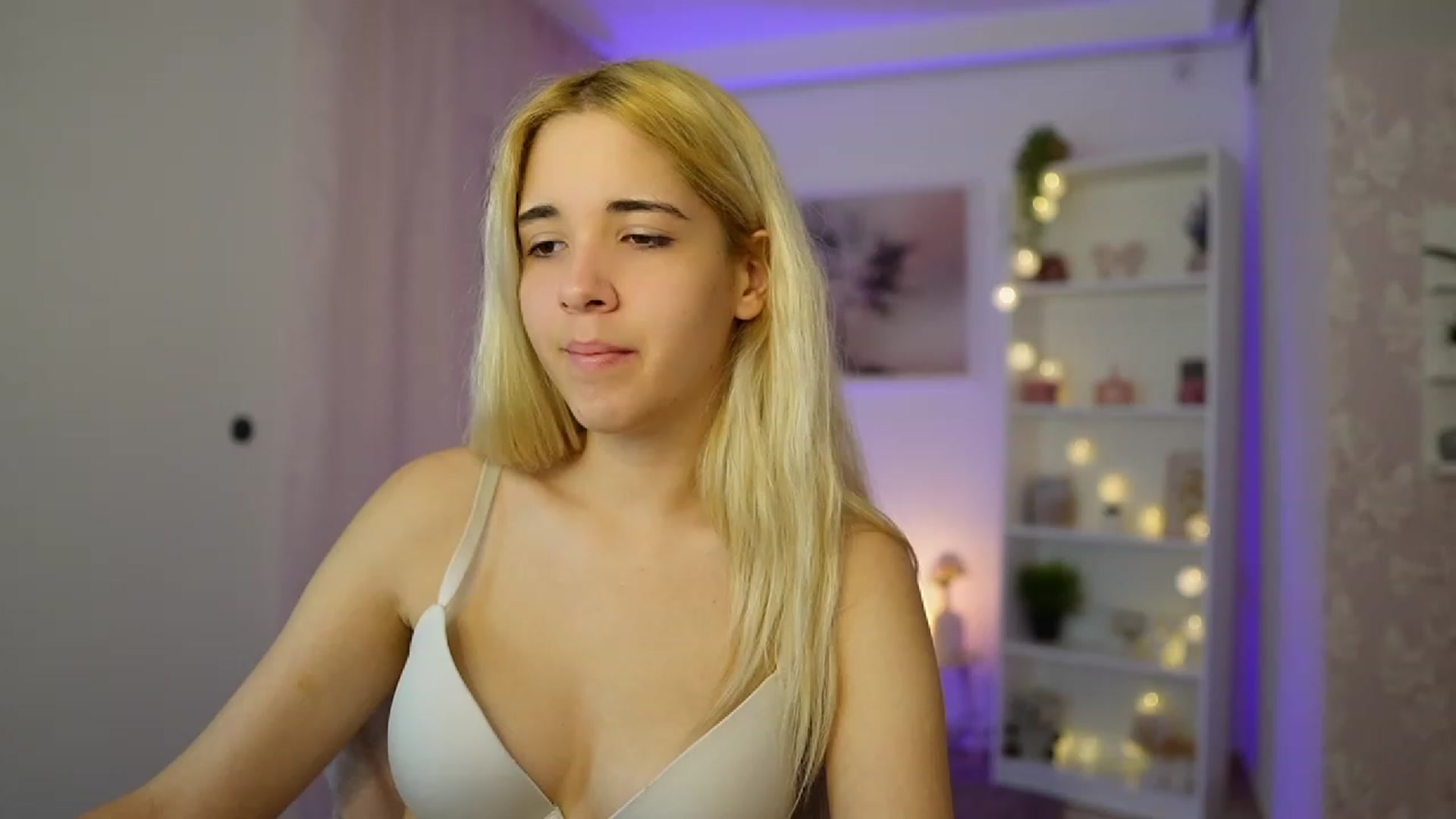 Gallery image thumbnail from Katie_Kush18's myfreecams stream on, 10/27/2023, 10:16 image 11 of 20