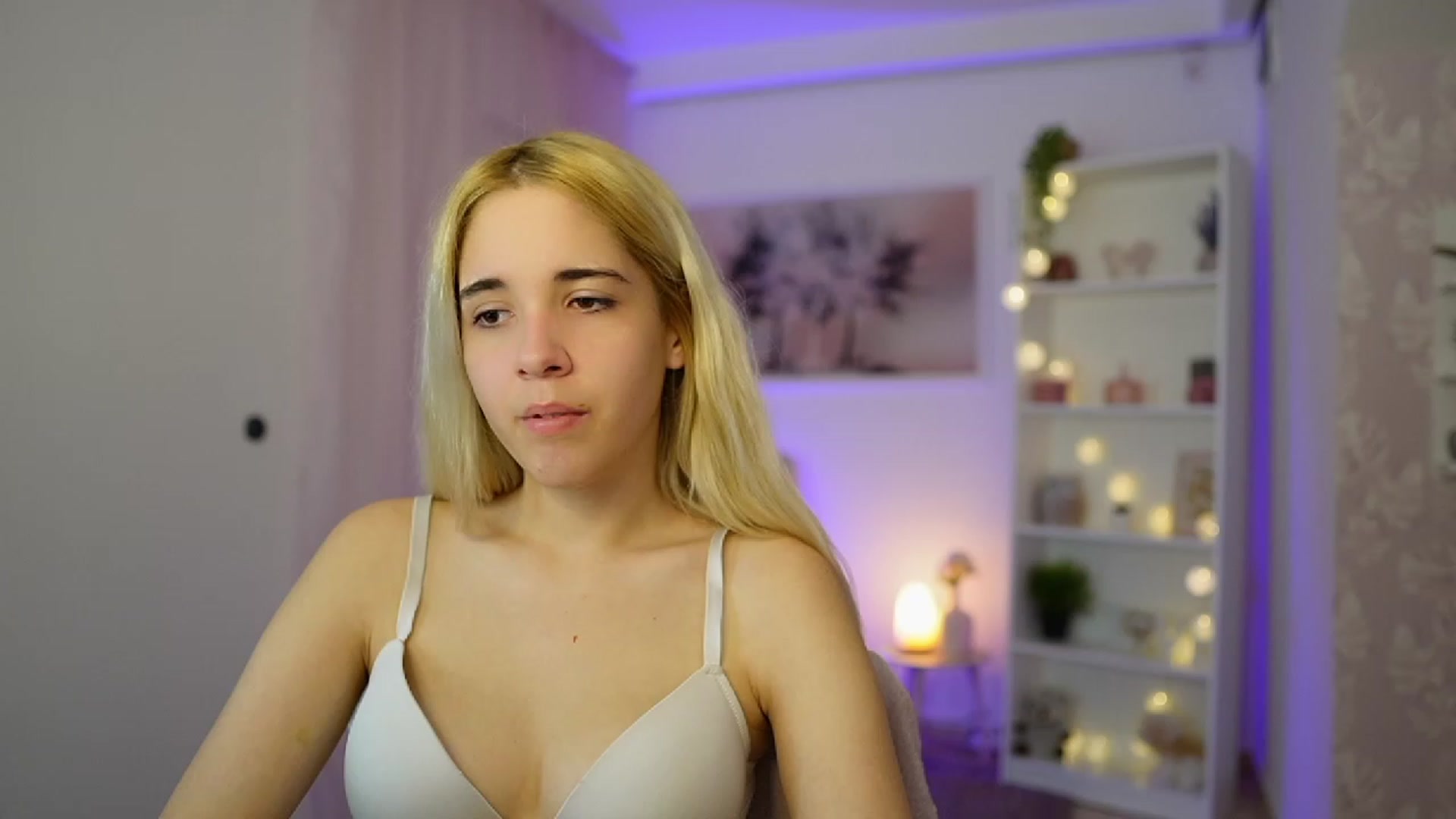 Gallery image thumbnail from Katie_Kush18's myfreecams stream on, 10/27/2023, 12:44 image 18 of 20