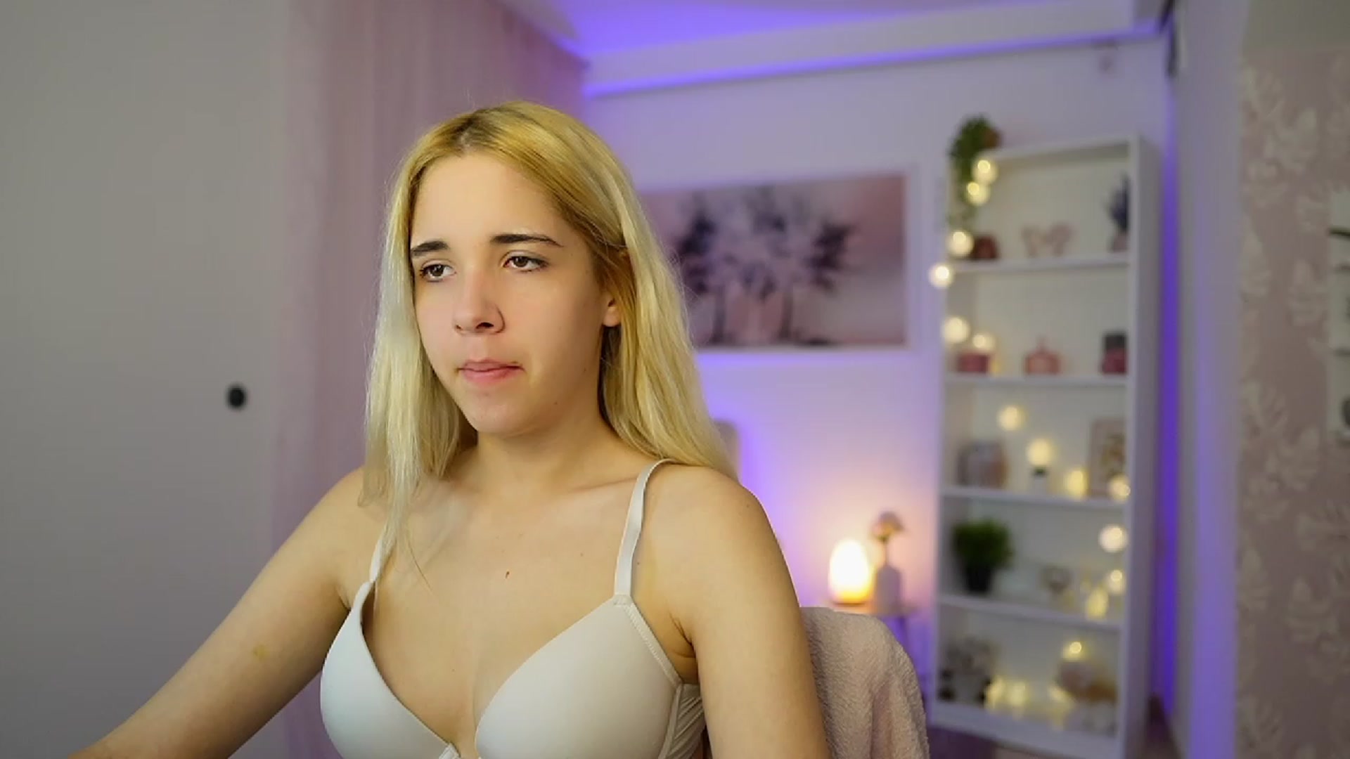 Gallery image thumbnail from Katie_Kush18's myfreecams stream on, 10/27/2023, 12:44 image 17 of 20