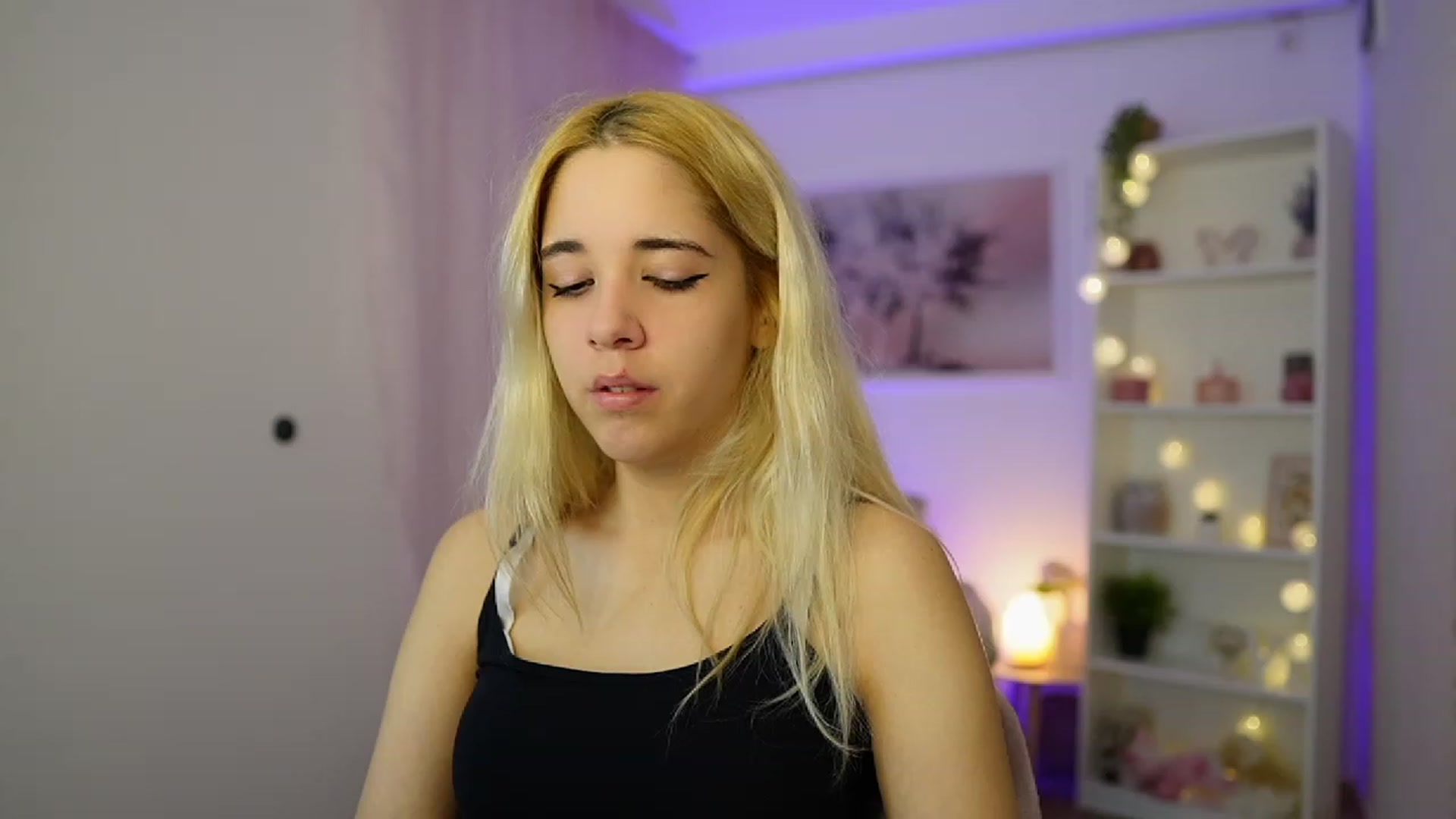 Gallery image thumbnail from Katie_Kush18's myfreecams stream on, 11/03/2023, 10:15 image 4 of 20