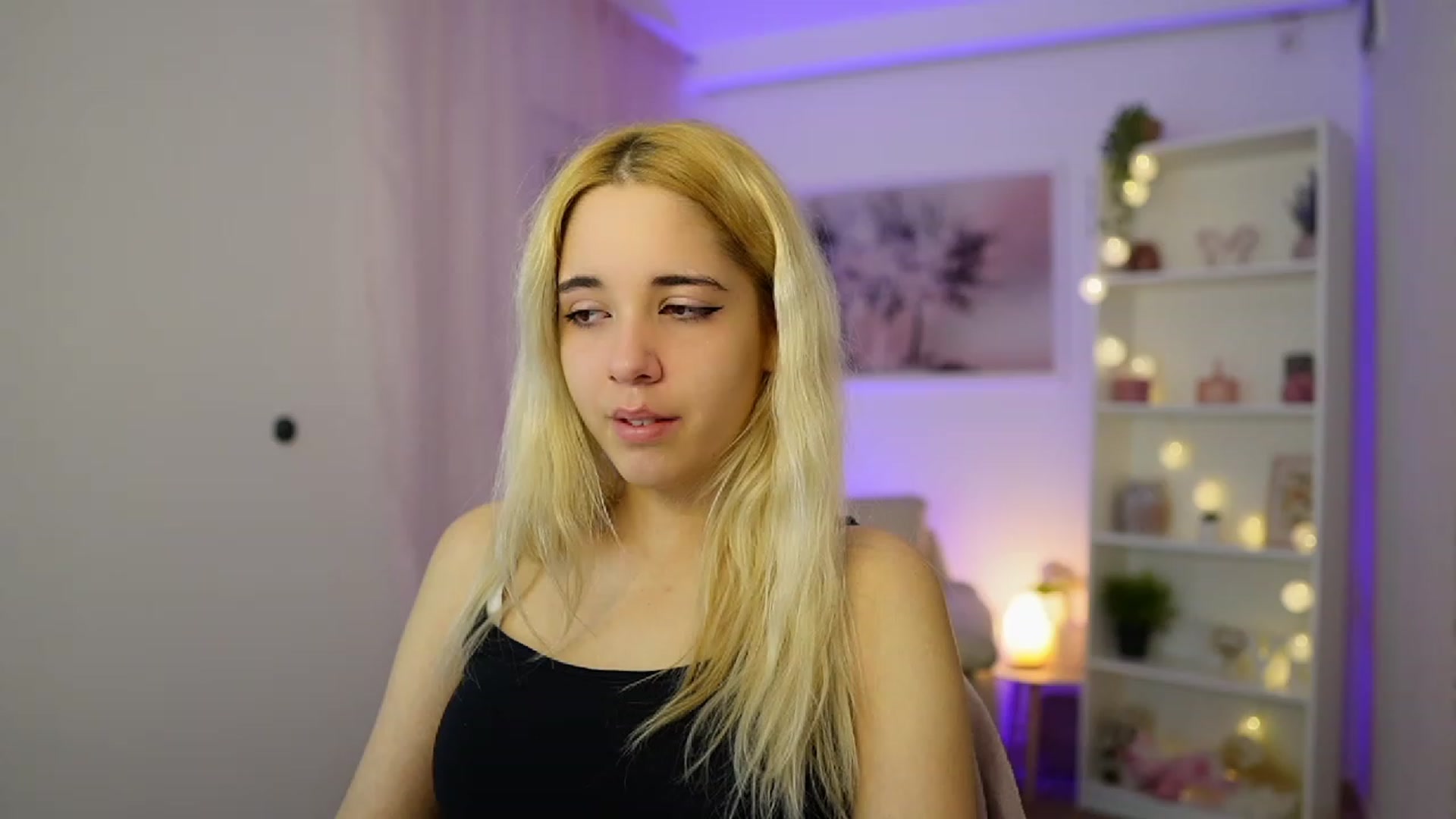 Gallery image thumbnail from Katie_Kush18's myfreecams stream on, 11/03/2023, 10:15 image 10 of 20