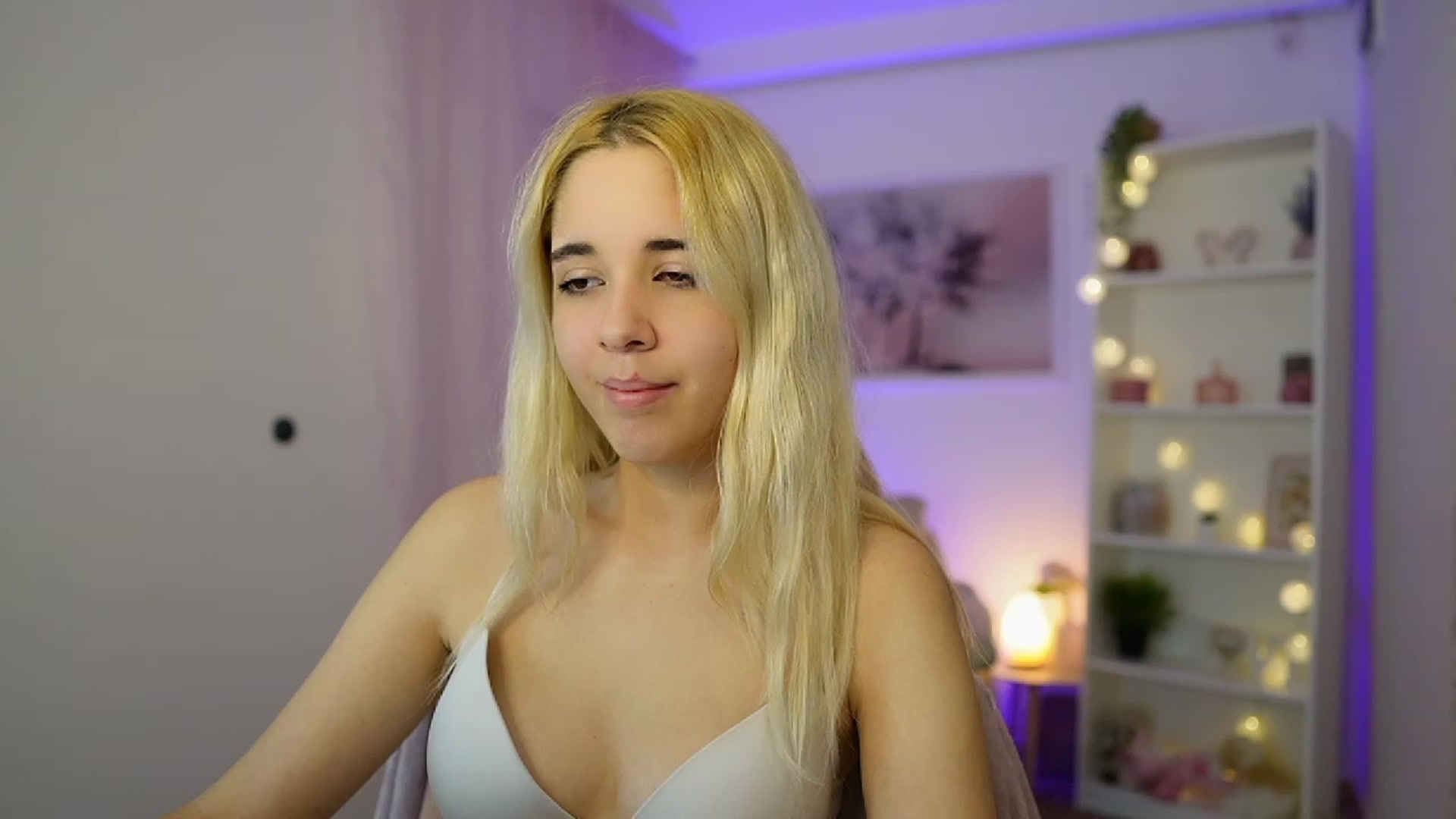 Gallery image thumbnail from Katie_Kush18's myfreecams stream on, 11/03/2023, 10:58 image 1 of 20