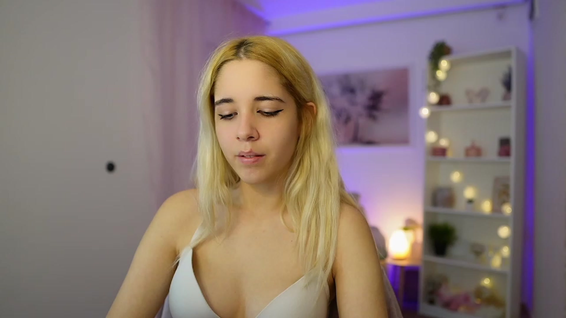 Gallery image thumbnail from Katie_Kush18's myfreecams stream on, 11/03/2023, 10:58 image 2 of 20
