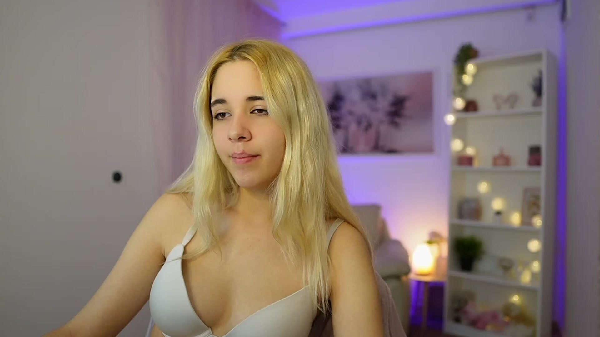 Gallery image thumbnail from Katie_Kush18's myfreecams stream on, 11/03/2023, 10:58 image 5 of 20