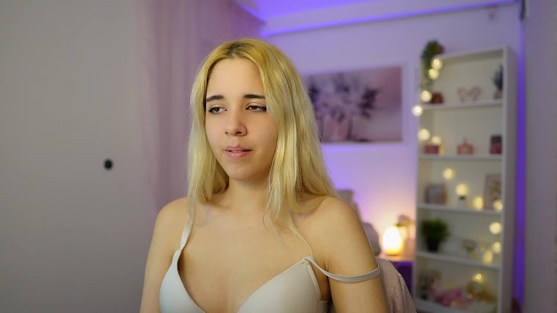 Gallery image thumbnail from Katie_Kush18's myfreecams stream on, 11/03/2023, 10:58 image 19 of 20