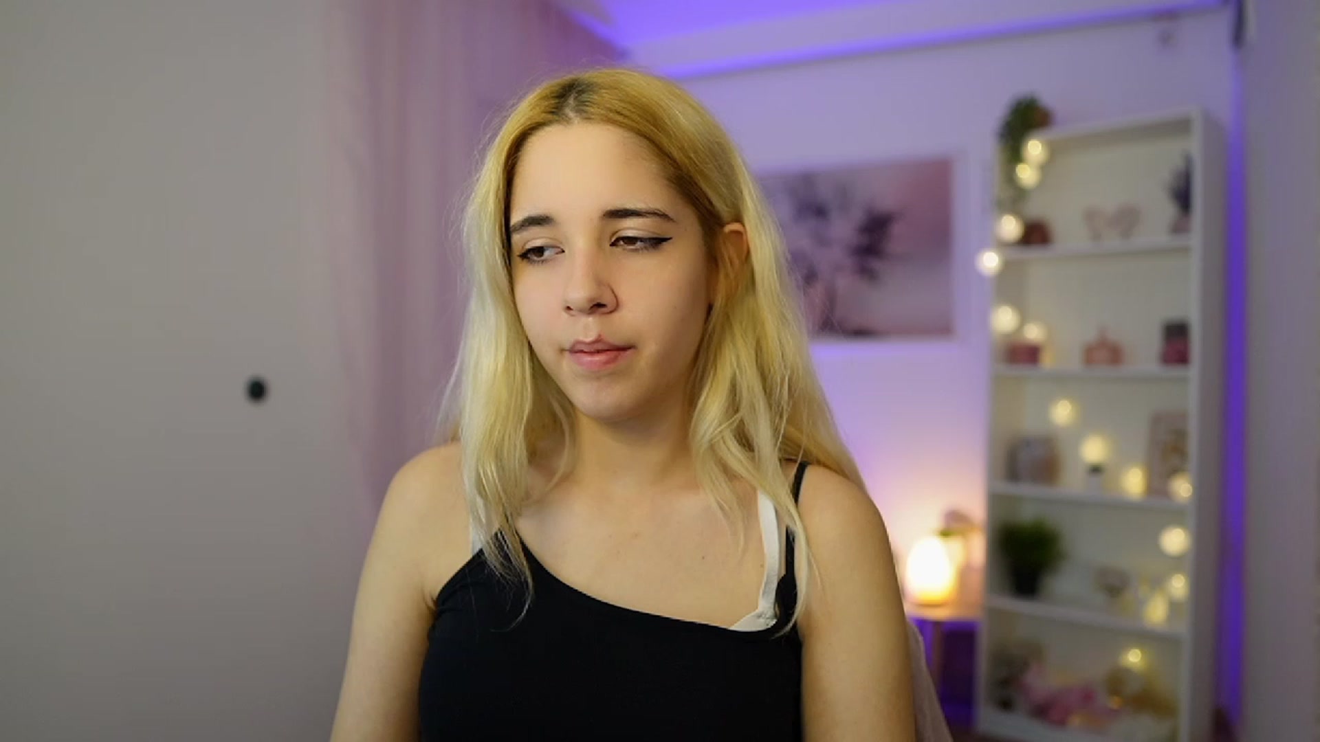 Gallery image thumbnail from Katie_Kush18's myfreecams stream on, 11/03/2023, 11:23 image 4 of 20