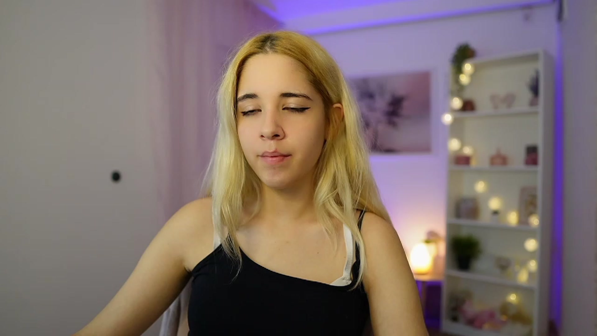 Gallery image thumbnail from Katie_Kush18's myfreecams stream on, 11/03/2023, 11:23 image 5 of 20