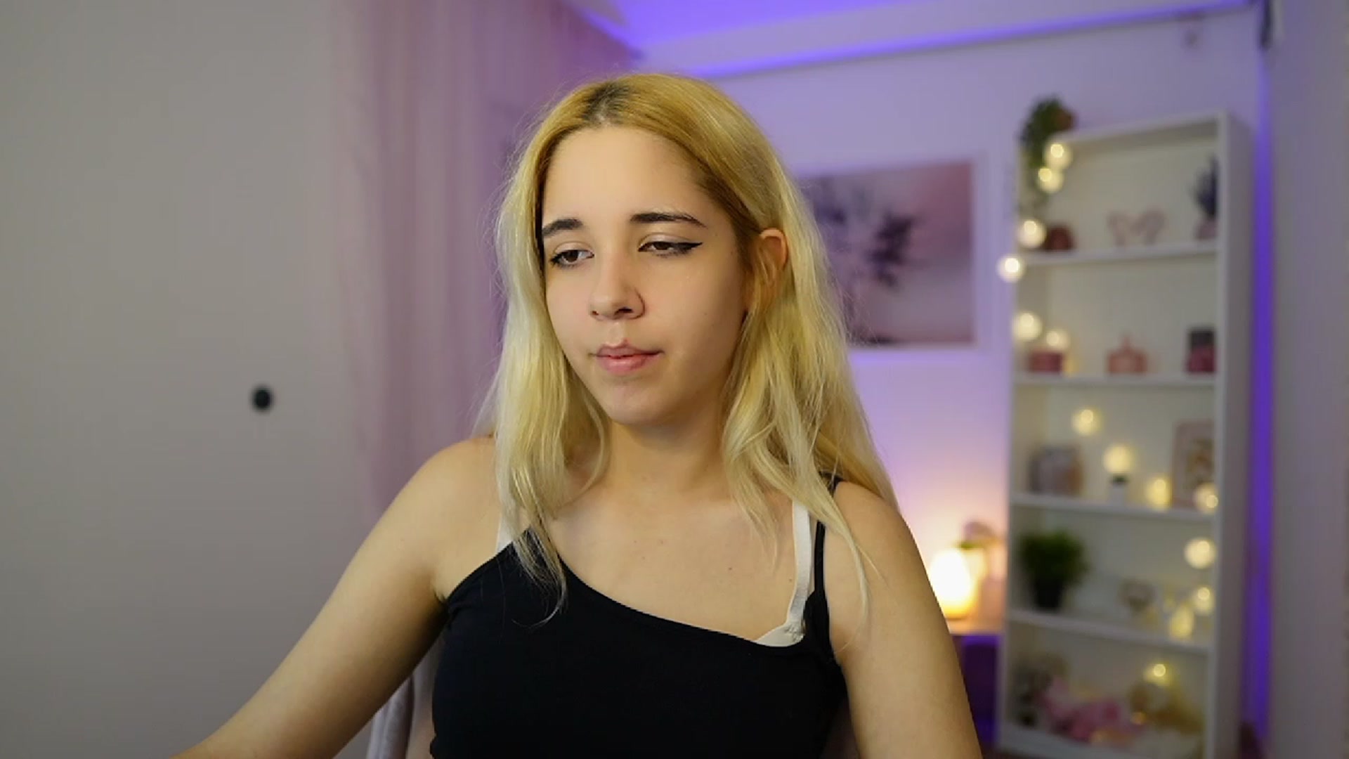 Gallery image thumbnail from Katie_Kush18's myfreecams stream on, 11/03/2023, 11:23 image 3 of 20
