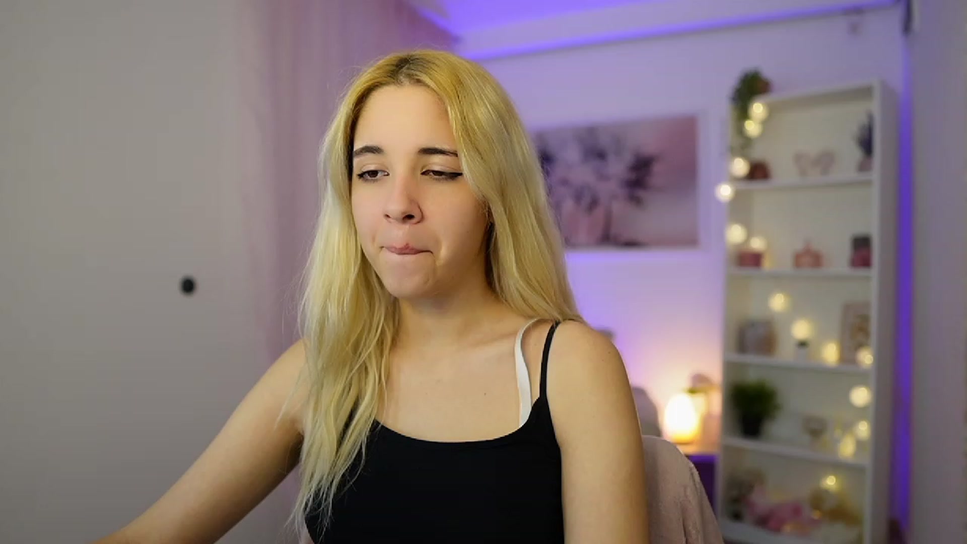 Gallery image thumbnail from Katie_Kush18's myfreecams stream on, 11/03/2023, 11:23 image 15 of 20