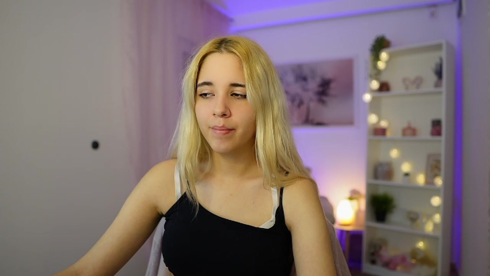Gallery image thumbnail from Katie_Kush18's myfreecams stream on, 11/03/2023, 11:23 image 1 of 20