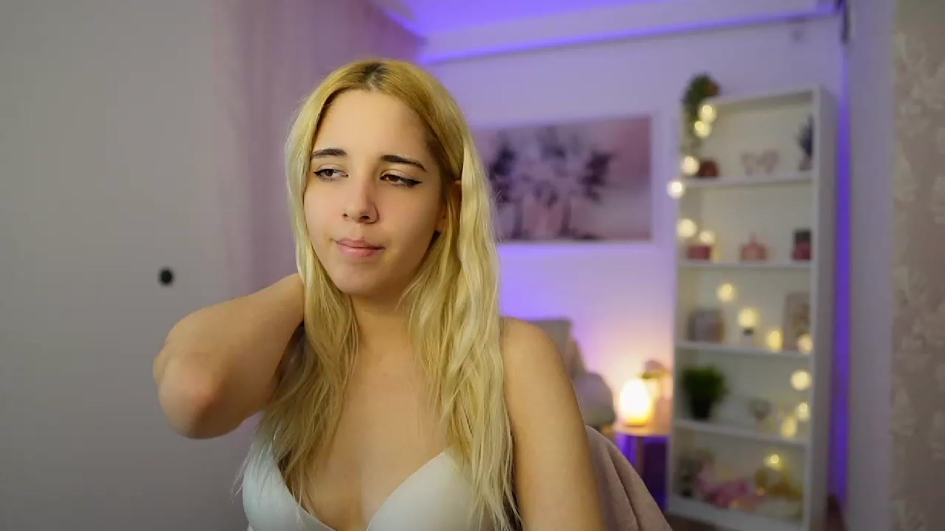 Gallery image thumbnail from Katie_Kush18's myfreecams stream on, 11/03/2023, 14:01 image 3 of 20