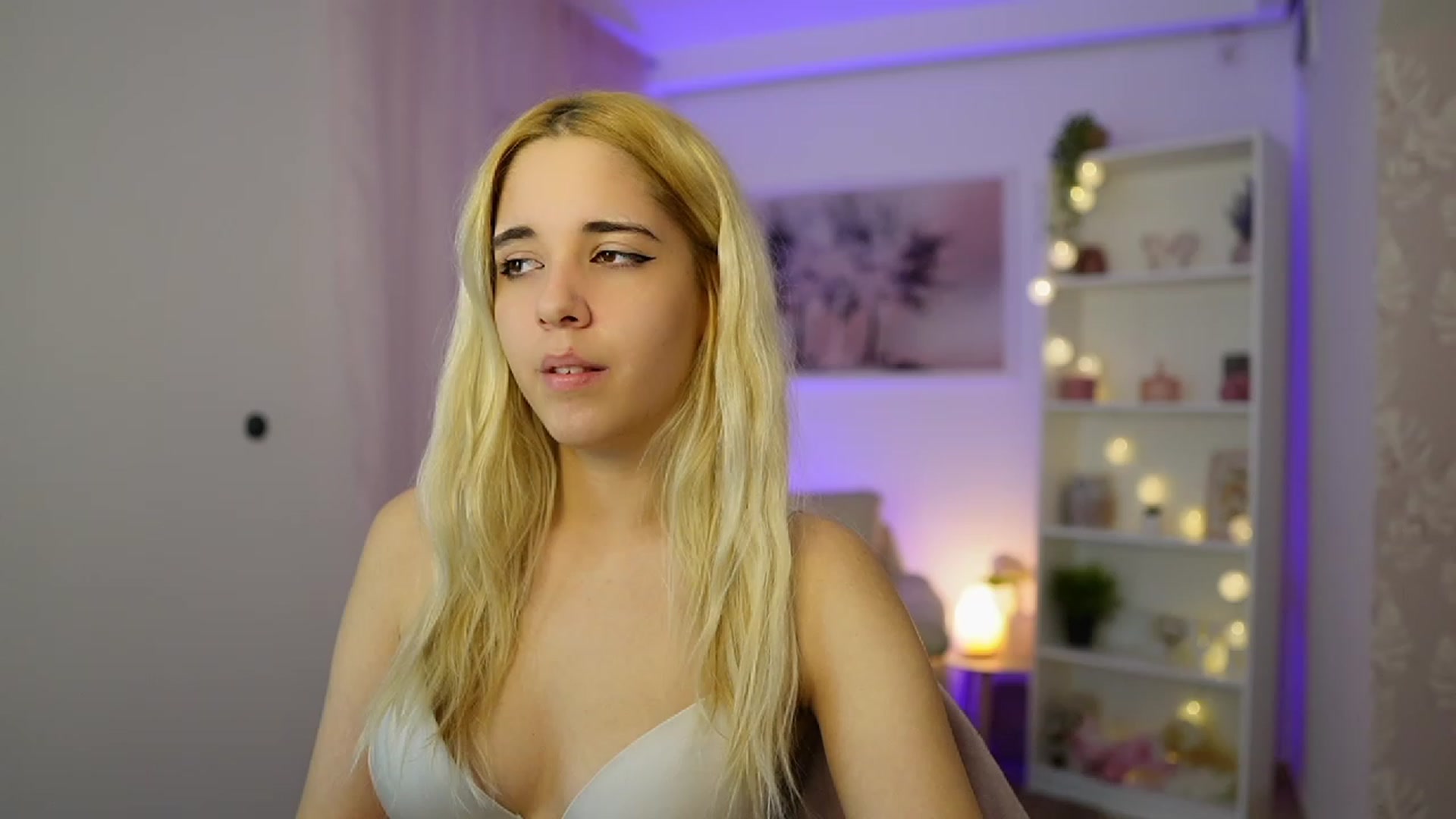 Gallery image thumbnail from Katie_Kush18's myfreecams stream on, 11/03/2023, 14:01 image 2 of 20