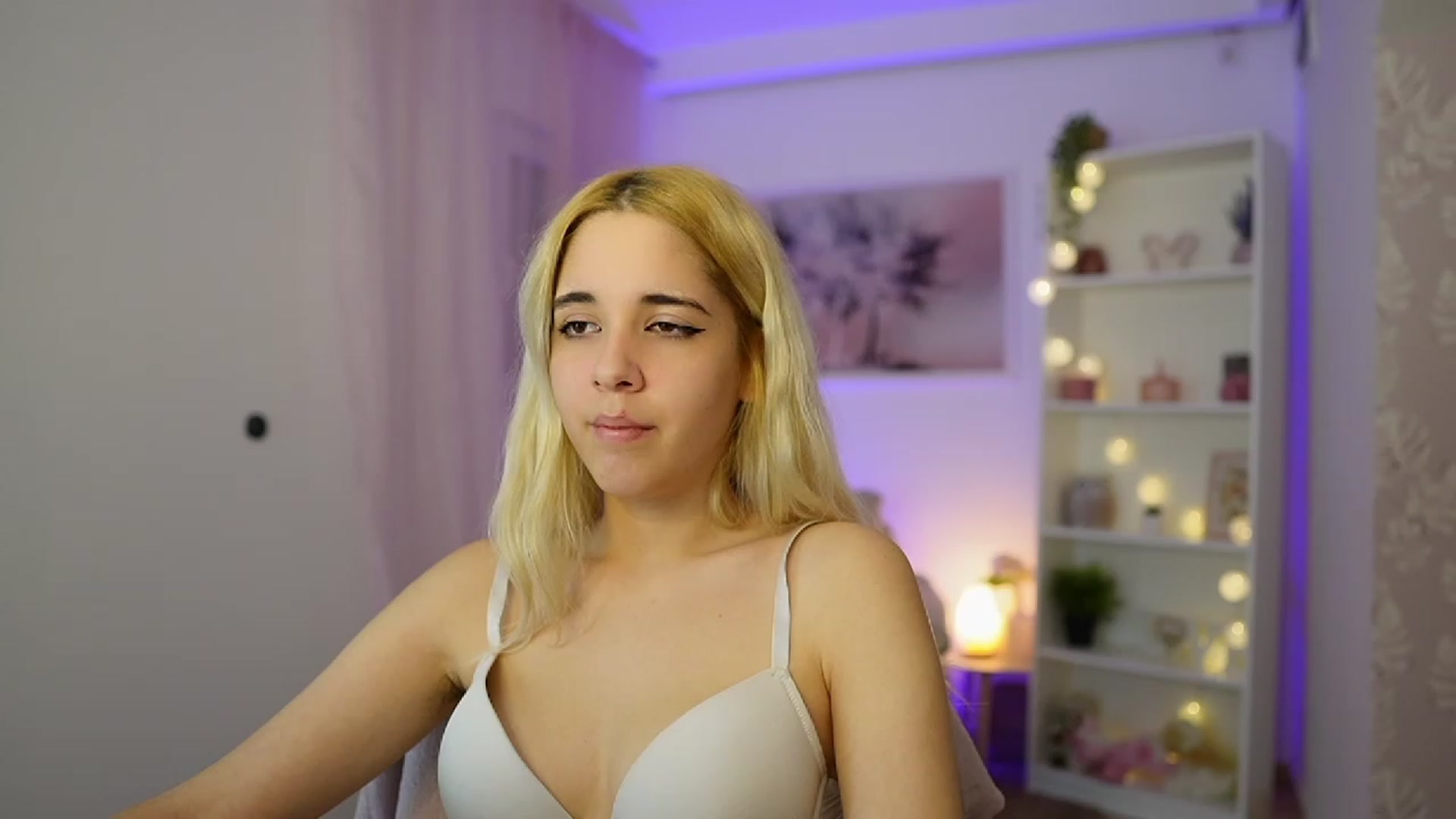 Gallery image thumbnail from Katie_Kush18's myfreecams stream on, 11/03/2023, 14:01 image 13 of 20