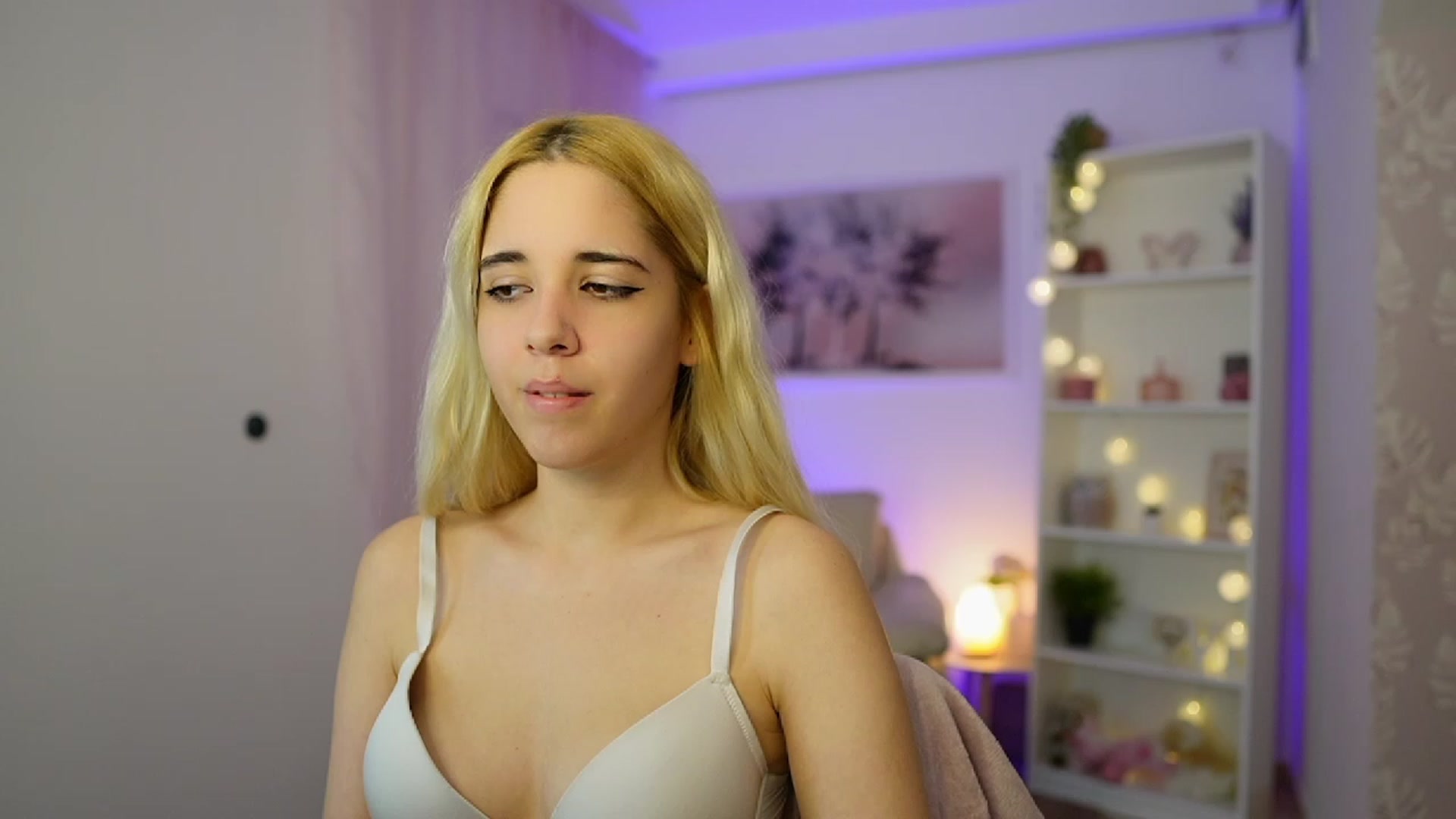 Gallery image thumbnail from Katie_Kush18's myfreecams stream on, 11/03/2023, 14:01 image 5 of 20