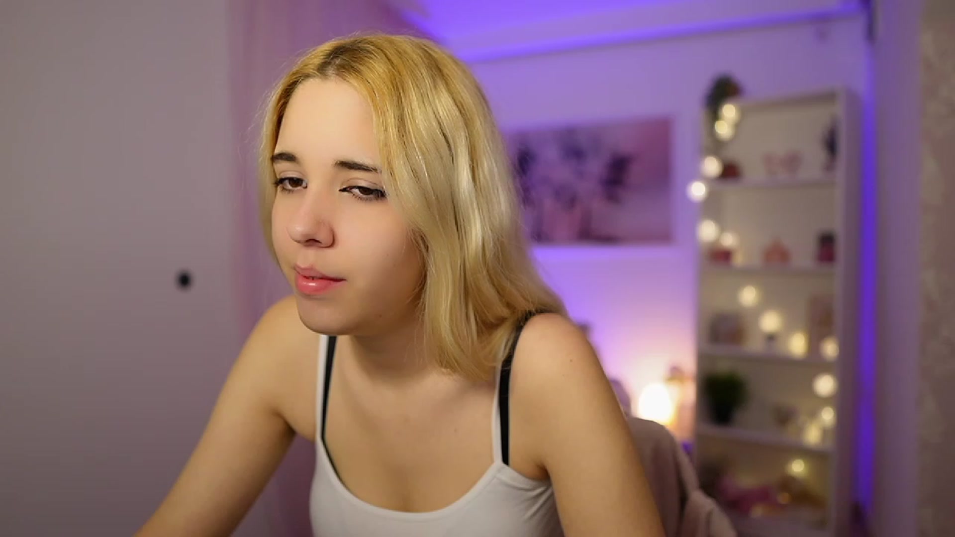 Gallery image thumbnail from Katie_Kush18's myfreecams stream on, 11/04/2023, 09:26 image 10 of 20