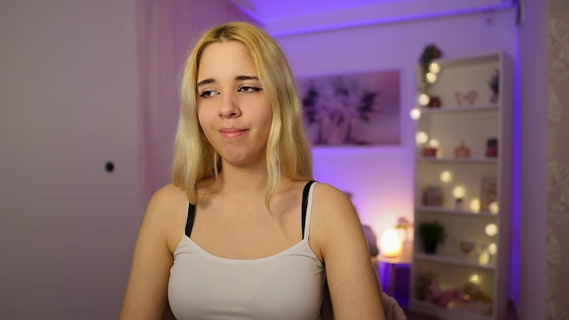Gallery image thumbnail from Katie_Kush18's myfreecams stream on, 11/04/2023, 10:14 image 14 of 20