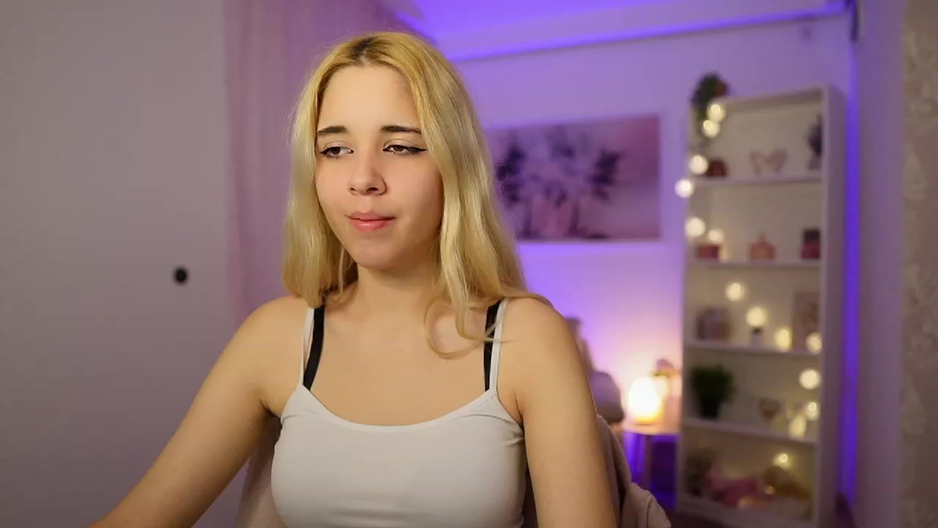 Gallery image thumbnail from Katie_Kush18's myfreecams stream on, 11/04/2023, 10:14 image 12 of 20