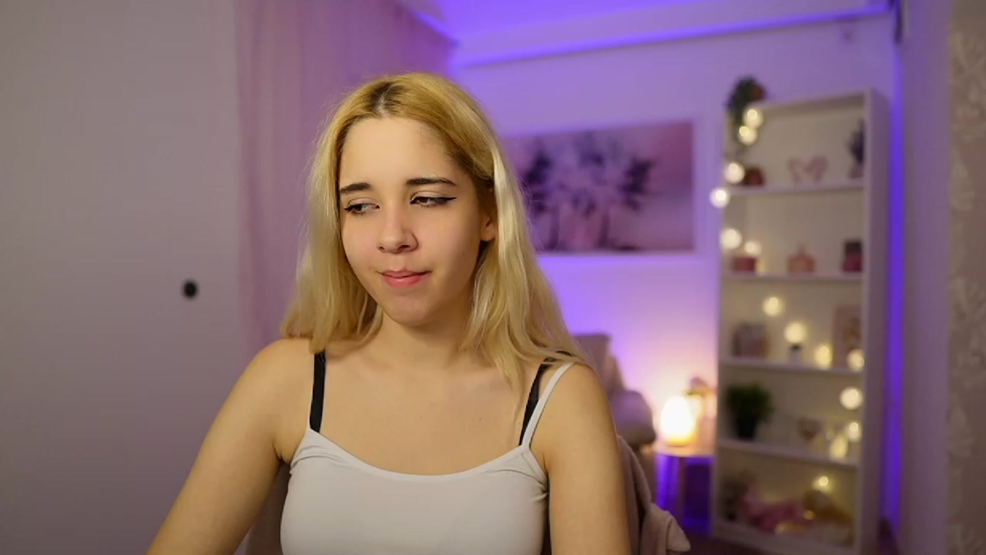 Gallery image thumbnail from Katie_Kush18's myfreecams stream on, 11/04/2023, 10:14 image 1 of 20