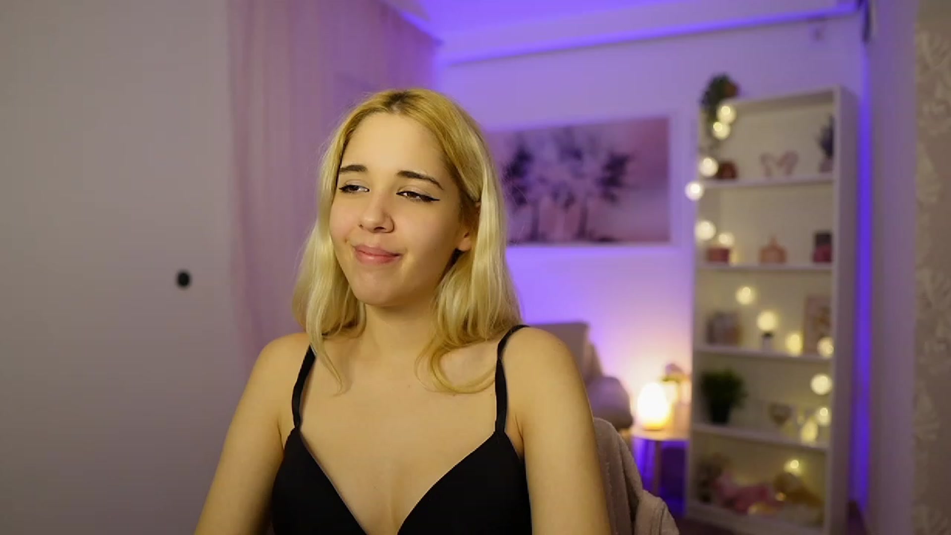 Gallery image thumbnail from Katie_Kush18's myfreecams stream on, 11/04/2023, 10:38 image 19 of 20