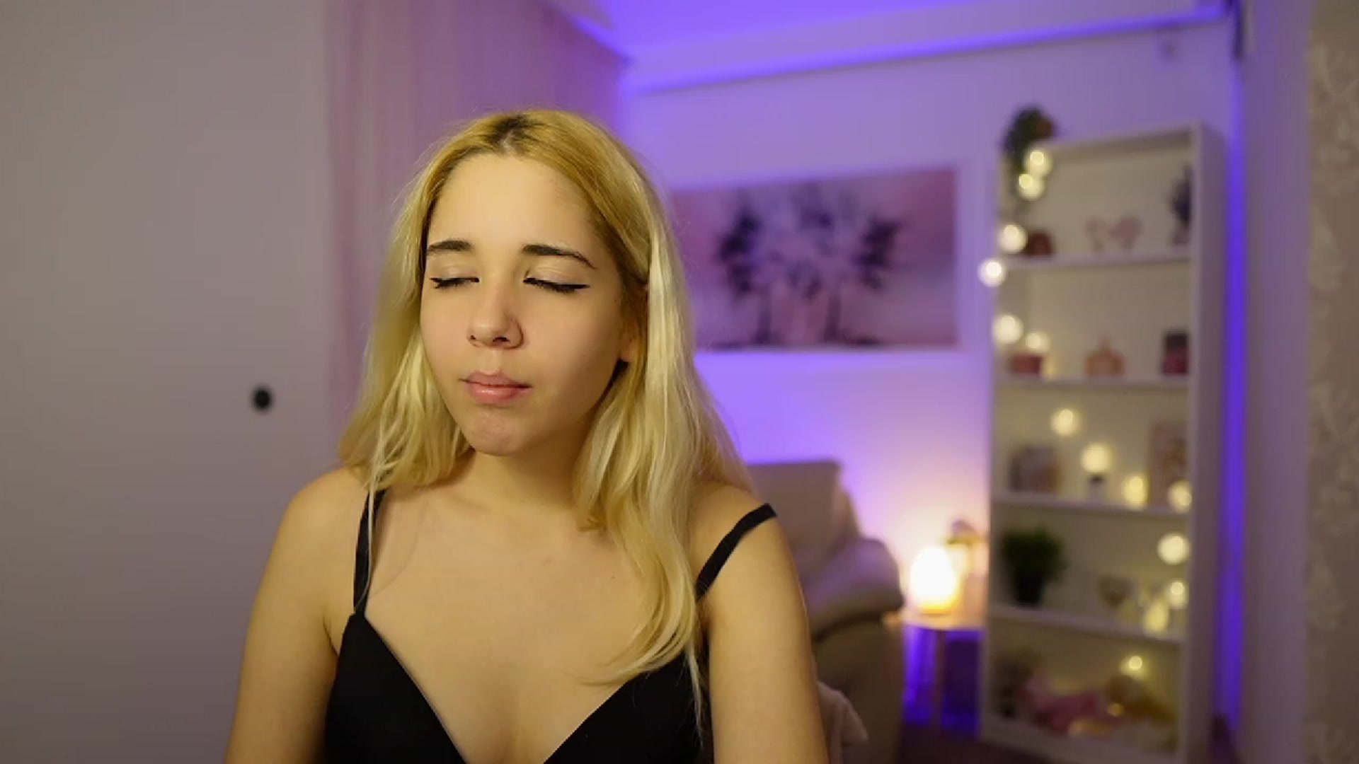 Gallery image thumbnail from Katie_Kush18's myfreecams stream on, 11/04/2023, 10:38 image 9 of 20