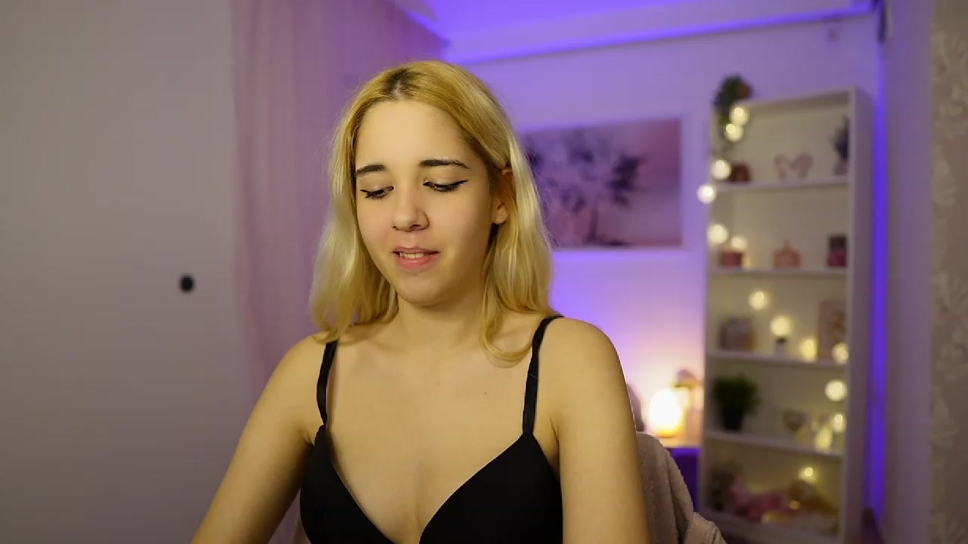 Gallery image thumbnail from Katie_Kush18's myfreecams stream on, 11/04/2023, 10:38 image 12 of 20