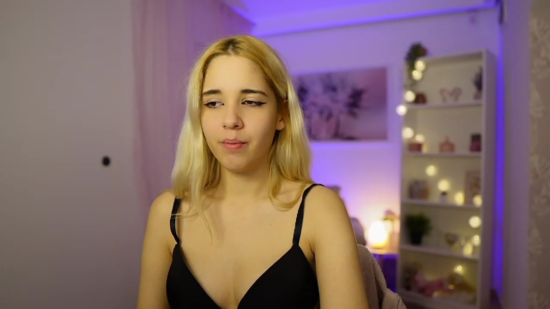Gallery image thumbnail from Katie_Kush18's myfreecams stream on, 11/04/2023, 10:38 image 13 of 20