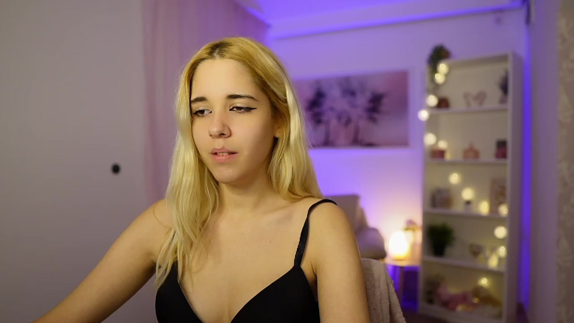 Gallery image thumbnail from Katie_Kush18's myfreecams stream on, 11/04/2023, 13:15 image 3 of 20