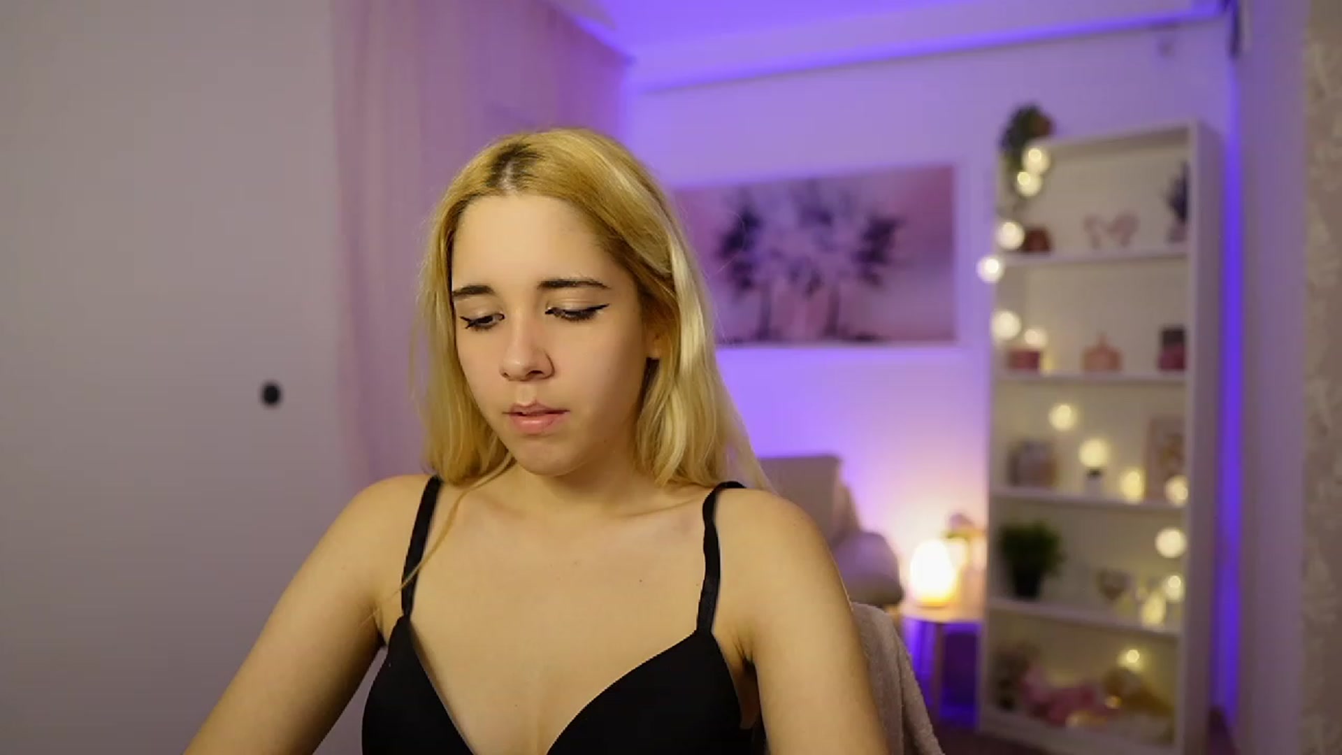 Gallery image thumbnail from Katie_Kush18's myfreecams stream on, 11/04/2023, 13:15 image 9 of 20