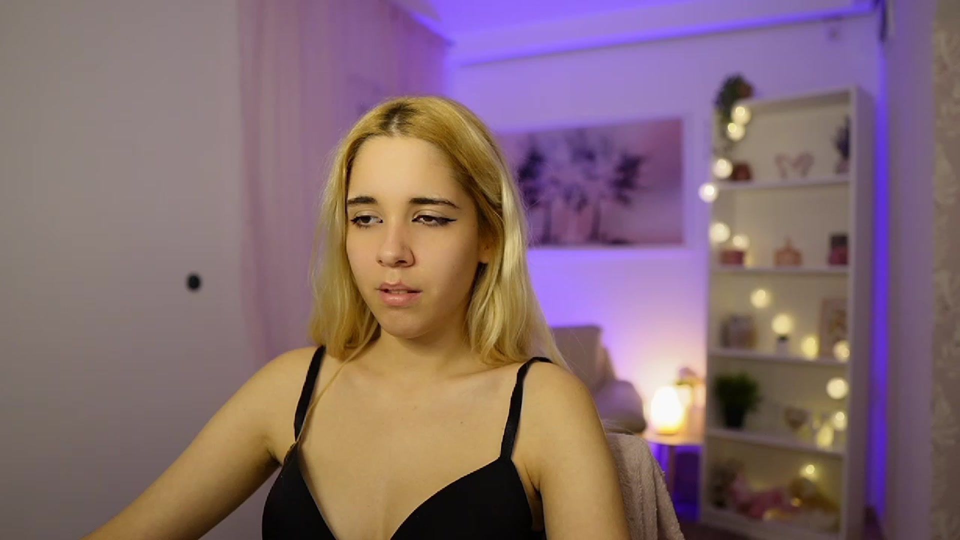 Gallery image thumbnail from Katie_Kush18's myfreecams stream on, 11/04/2023, 13:15 image 13 of 20
