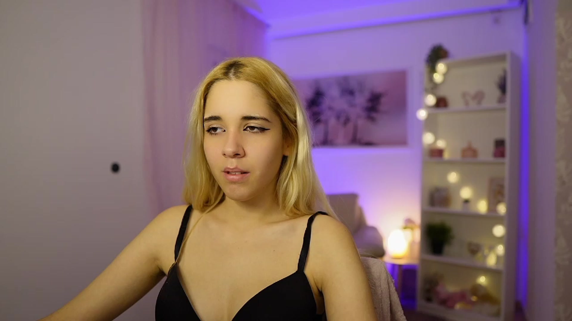 Gallery image thumbnail from Katie_Kush18's myfreecams stream on, 11/04/2023, 13:15 image 12 of 20