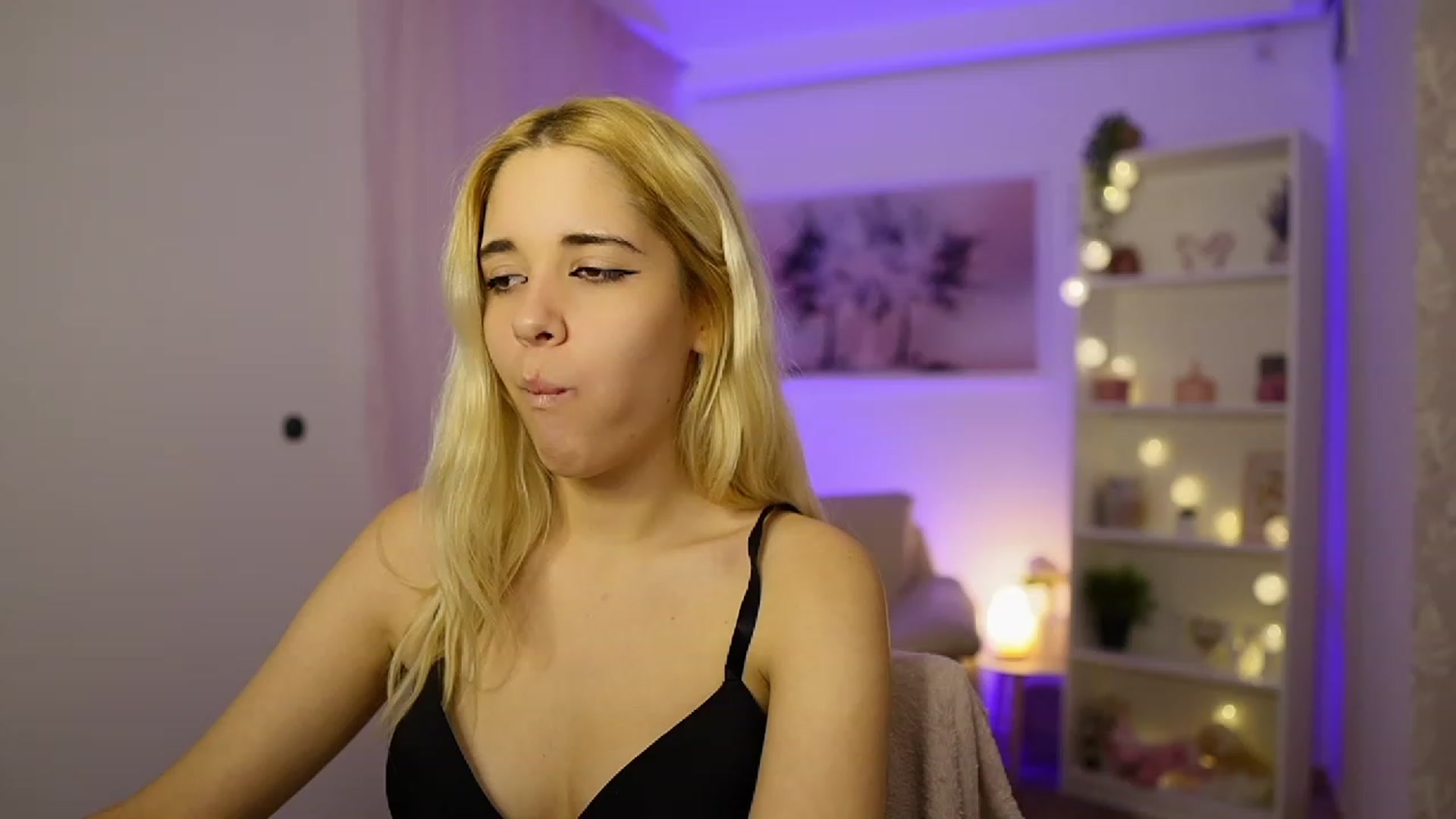 Gallery image thumbnail from Katie_Kush18's myfreecams stream on, 11/04/2023, 13:15 image 6 of 20