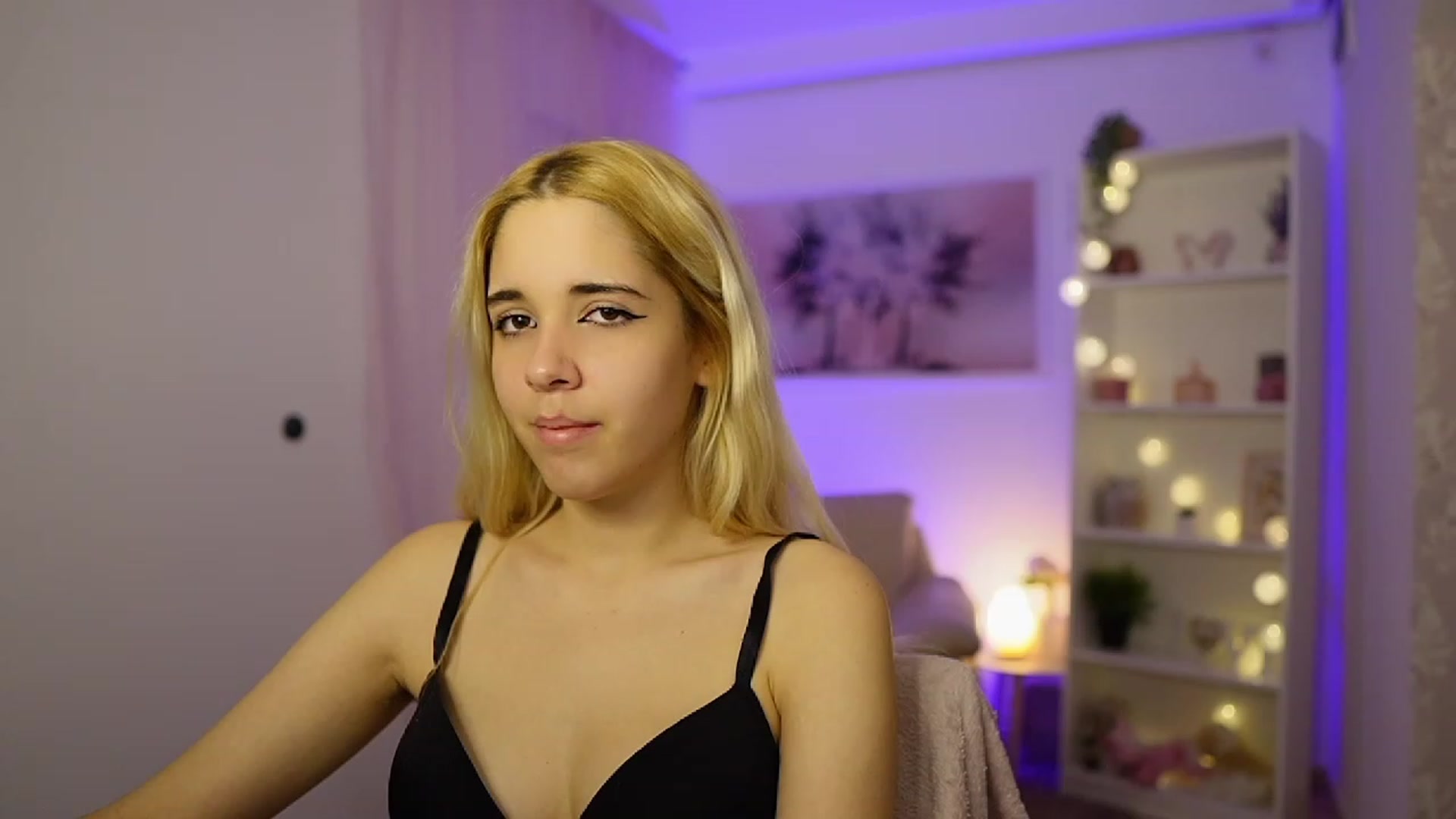 Gallery image thumbnail from Katie_Kush18's myfreecams stream on, 11/04/2023, 13:15 image 11 of 20