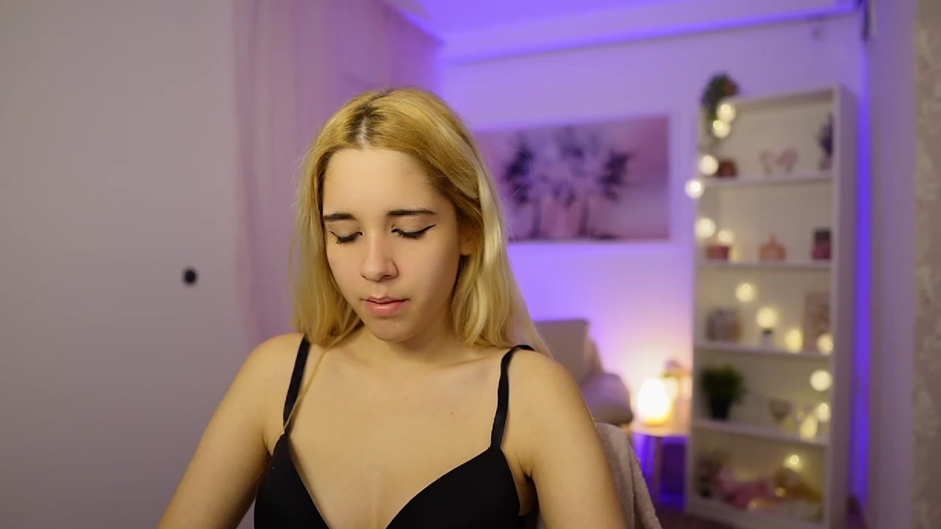 Gallery image thumbnail from Katie_Kush18's myfreecams stream on, 11/04/2023, 13:15 image 10 of 20