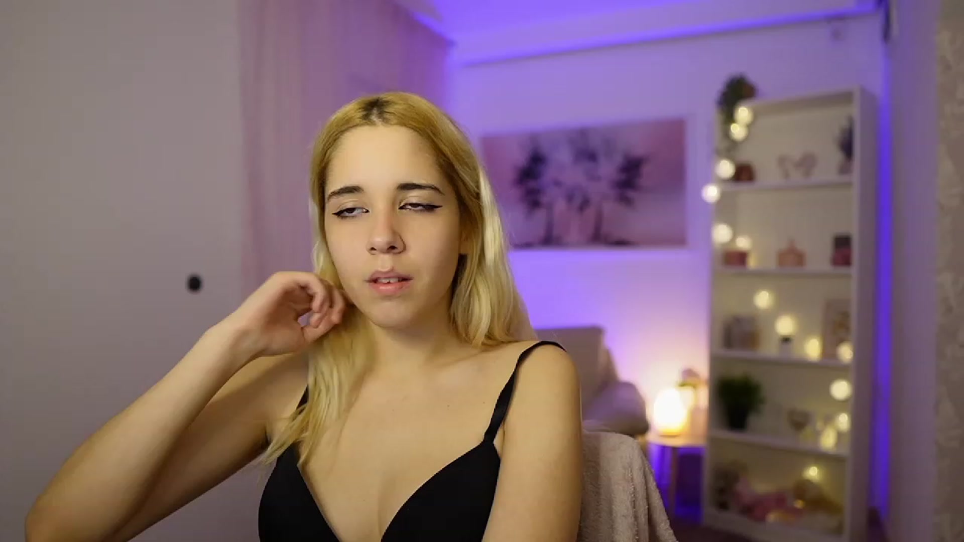 Gallery image thumbnail from Katie_Kush18's myfreecams stream on, 11/04/2023, 13:15 image 8 of 20