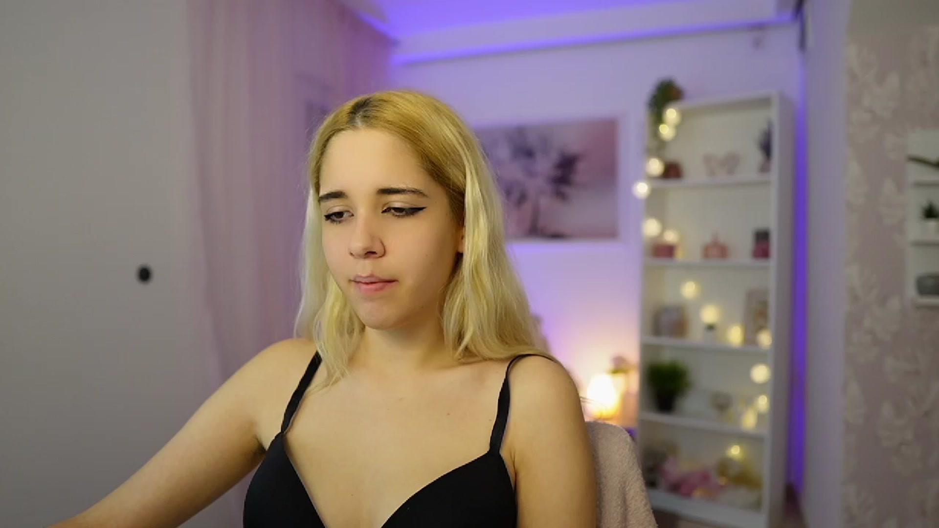 Gallery image thumbnail from Katie_Kush18's myfreecams stream on, 11/05/2023, 11:02 image 18 of 20