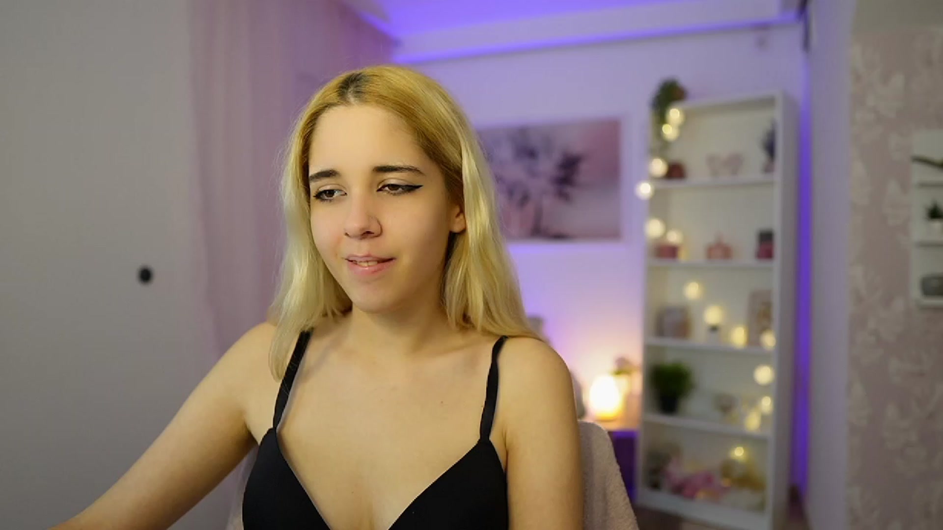 Gallery image thumbnail from Katie_Kush18's myfreecams stream on, 11/05/2023, 11:02 image 10 of 20