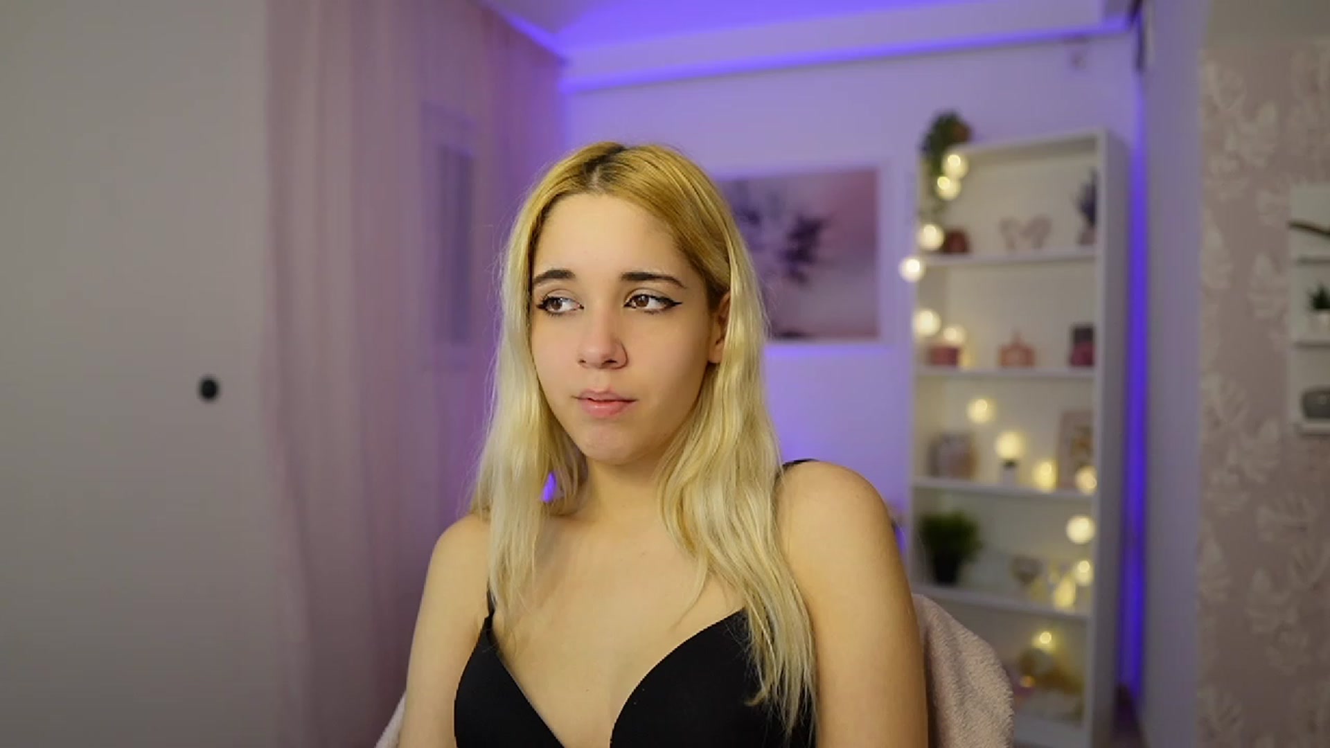 Gallery image thumbnail from Katie_Kush18's myfreecams stream on, 11/07/2023, 12:22 image 12 of 20