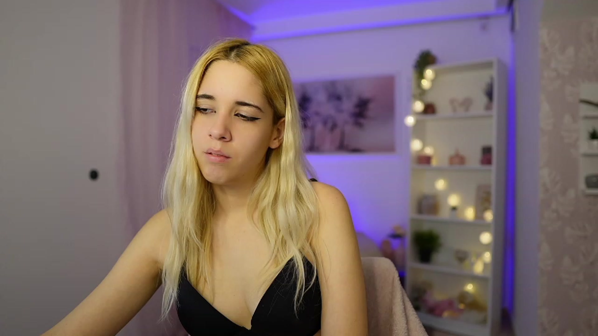 Gallery image thumbnail from Katie_Kush18's myfreecams stream on, 11/07/2023, 12:22 image 8 of 20