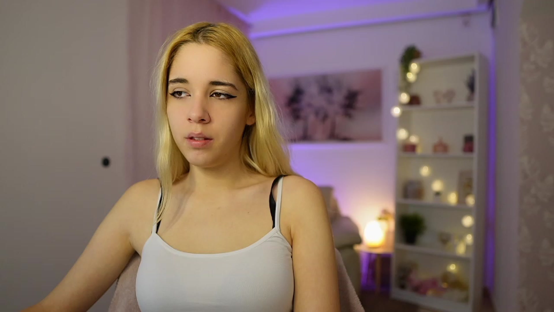 Gallery image thumbnail from Katie_Kush18's myfreecams stream on, 11/08/2023, 09:45 image 3 of 20