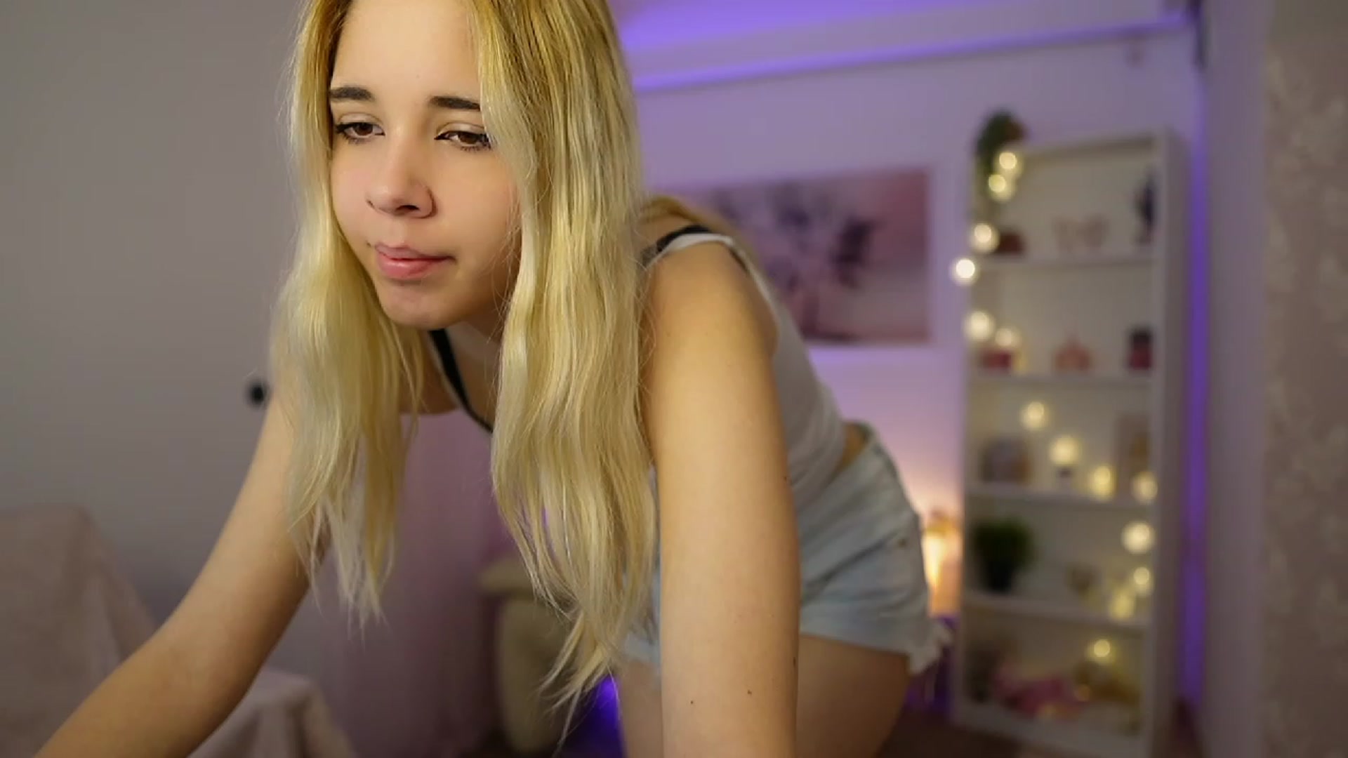 Gallery image thumbnail from Katie_Kush18's myfreecams stream on, 11/08/2023, 09:45 image 10 of 20