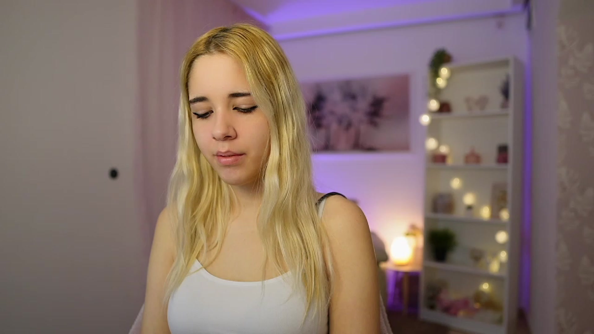 Gallery image thumbnail from Katie_Kush18's myfreecams stream on, 11/08/2023, 09:45 image 19 of 20