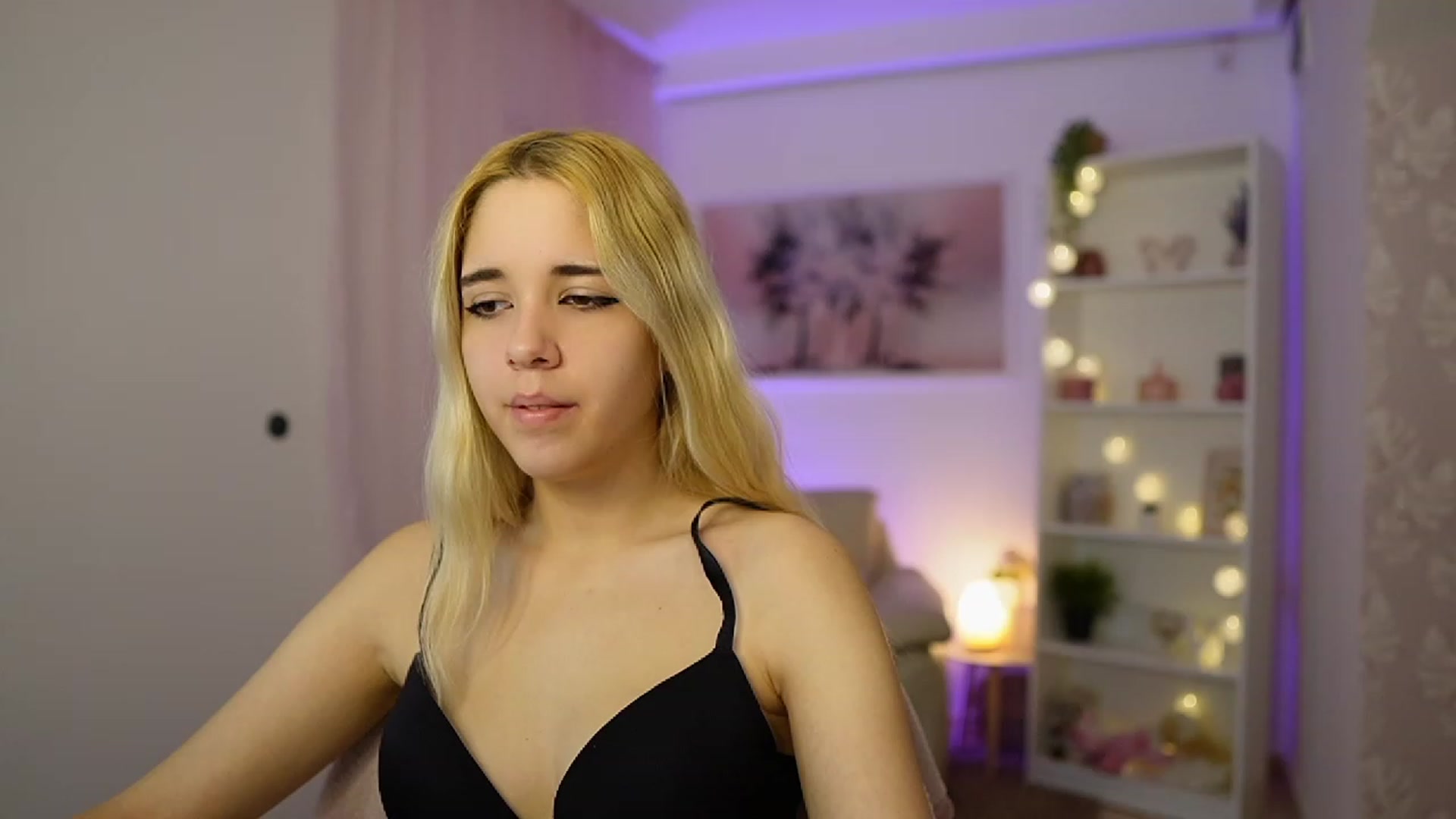Gallery image thumbnail from Katie_Kush18's myfreecams stream on, 11/08/2023, 11:06 image 13 of 20