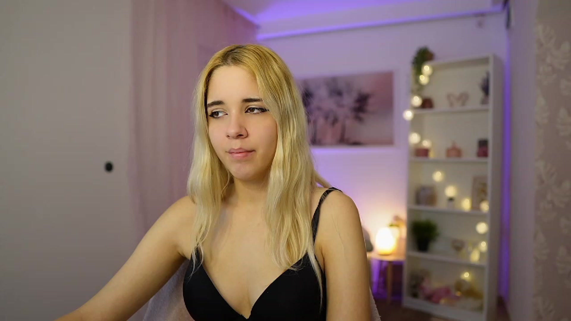 Gallery image thumbnail from Katie_Kush18's myfreecams stream on, 11/08/2023, 11:06 image 5 of 20
