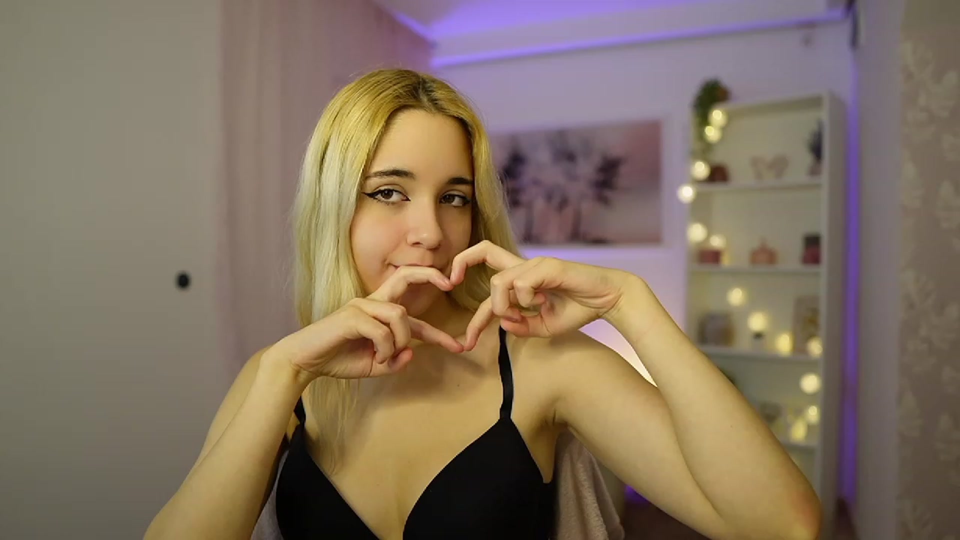 Gallery image thumbnail from Katie_Kush18's myfreecams stream on, 11/08/2023, 11:06 image 11 of 20