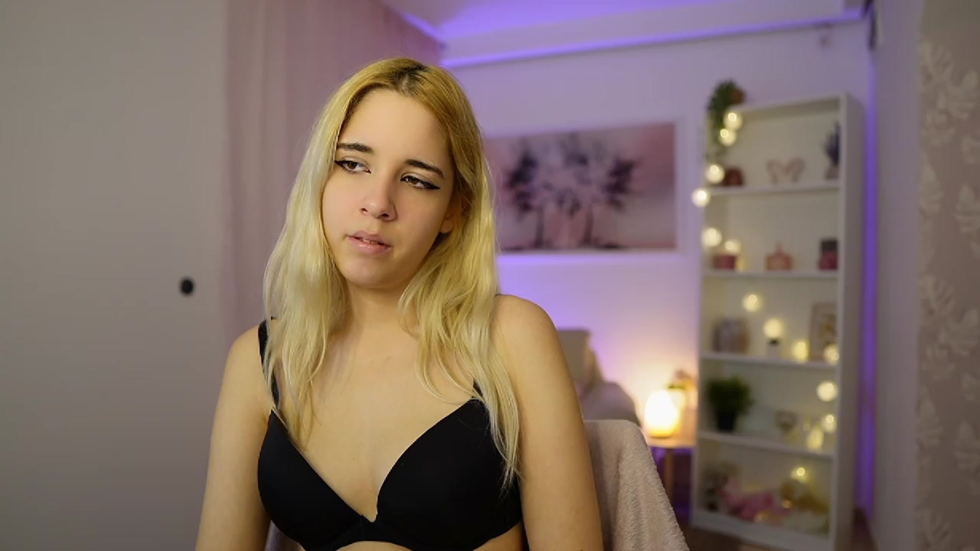 Gallery image thumbnail from Katie_Kush18's myfreecams stream on, 11/08/2023, 11:06 image 18 of 20