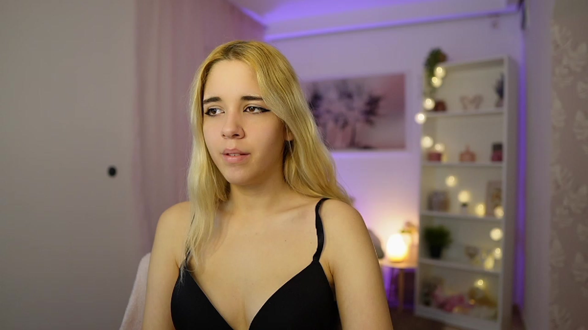 Gallery image thumbnail from Katie_Kush18's myfreecams stream on, 11/08/2023, 11:06 image 12 of 20