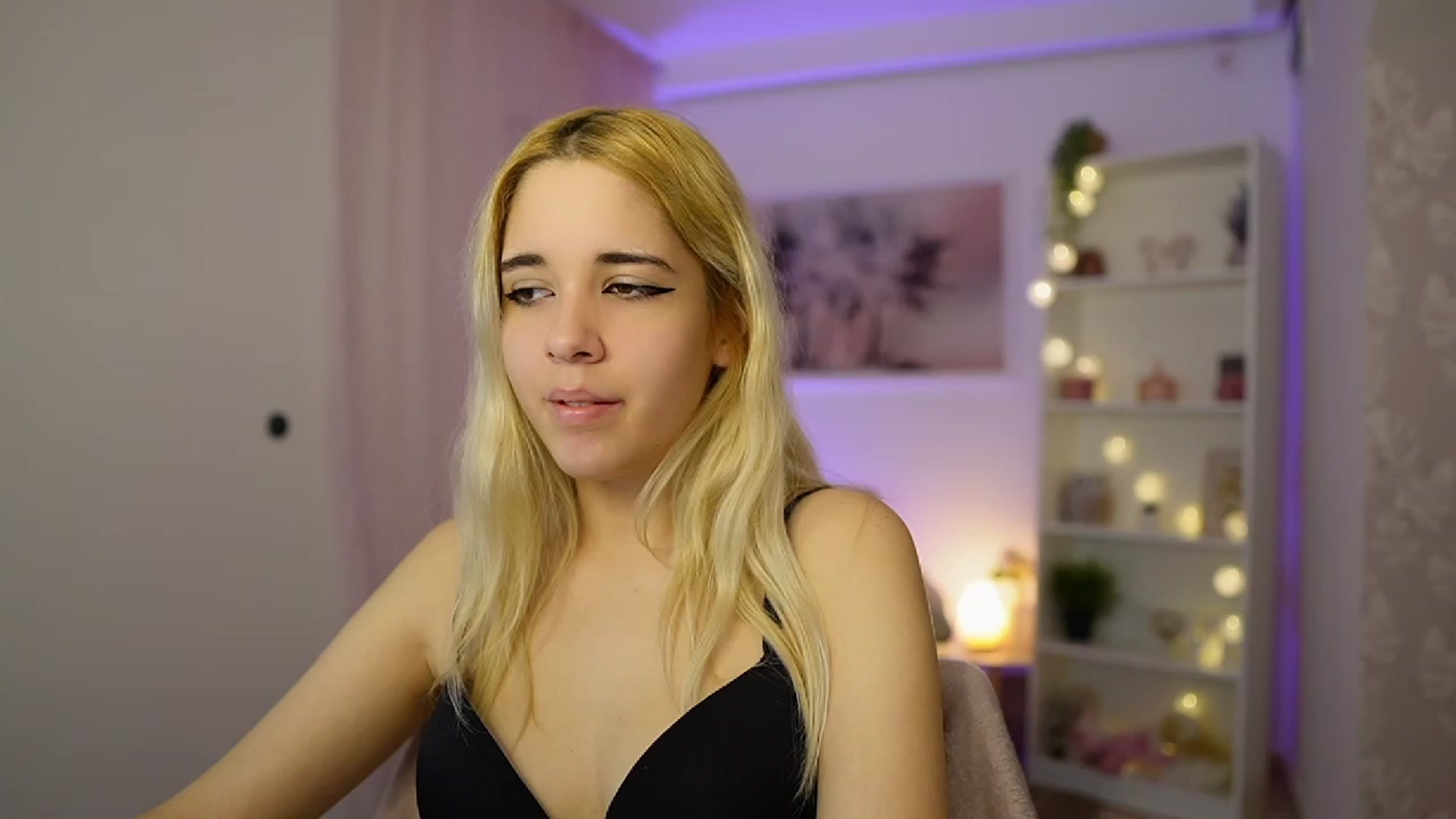 Gallery image thumbnail from Katie_Kush18's myfreecams stream on, 11/08/2023, 11:06 image 19 of 20