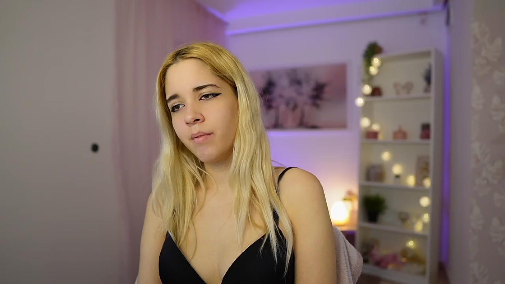 Gallery image thumbnail from Katie_Kush18's myfreecams stream on, 11/08/2023, 12:18 image 8 of 20